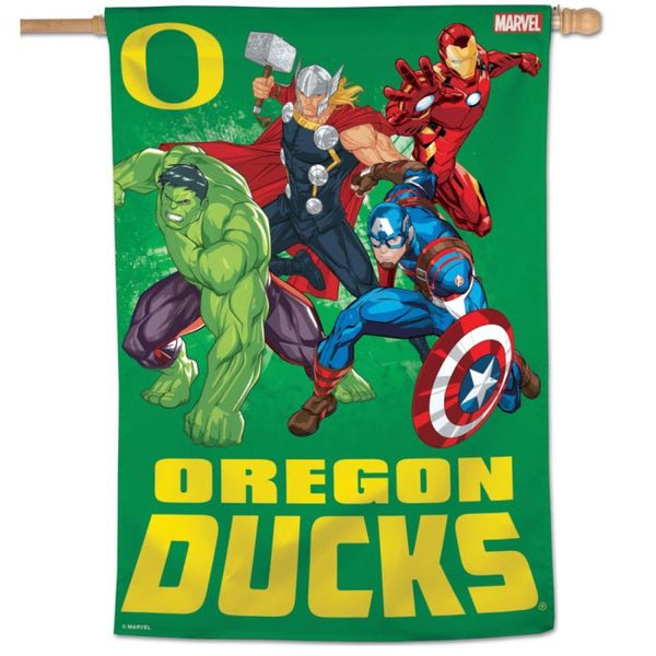 Wholesale-Oregon Ducks / Marvel (c) 2021 MARVEL Vertical Flag 28" x 40"