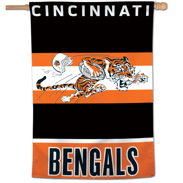 Cincinnati Bengals / Classic Logo Retro Vertical Flag 28" x 40"