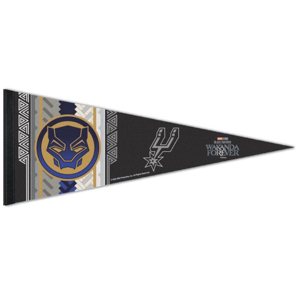 Wholesale-San Antonio Spurs / Marvel (C) 2022 MARVEL Premium Pennant 12" x 30"